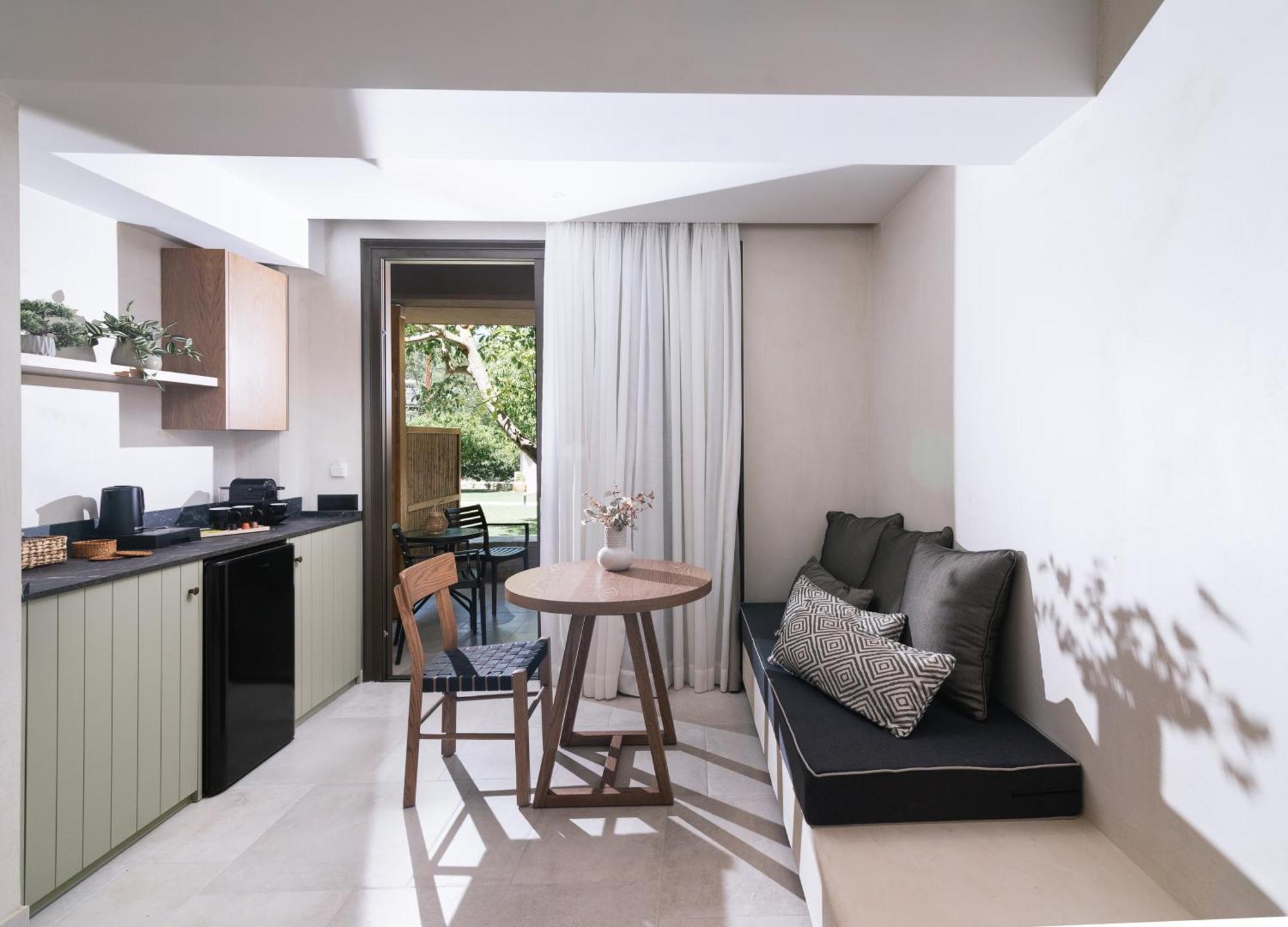 Idi Hotel Zarós Екстериор снимка
