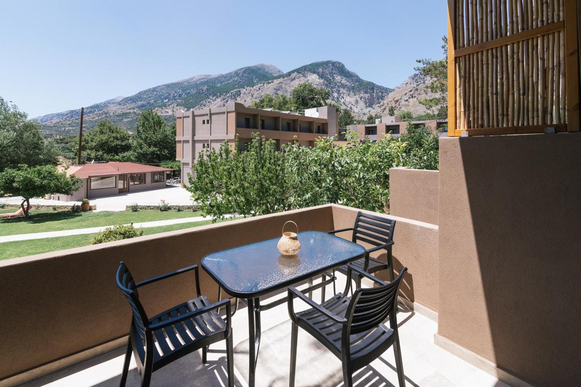 Idi Hotel Zarós Екстериор снимка